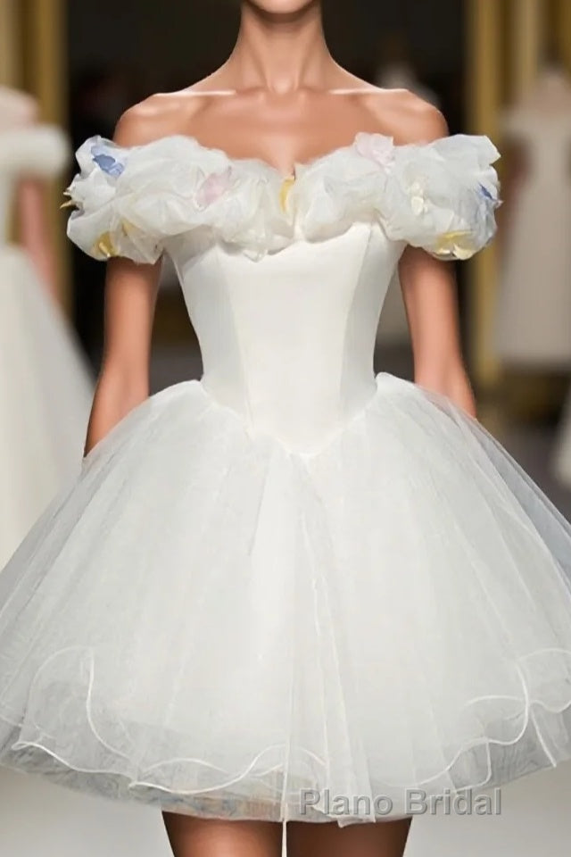 Cute White Tulle Short Formal Prom Gown White Homecoming Dresses Main image