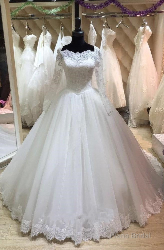 Elegant Long Sleeves Lace White Ball Dresses Main image
