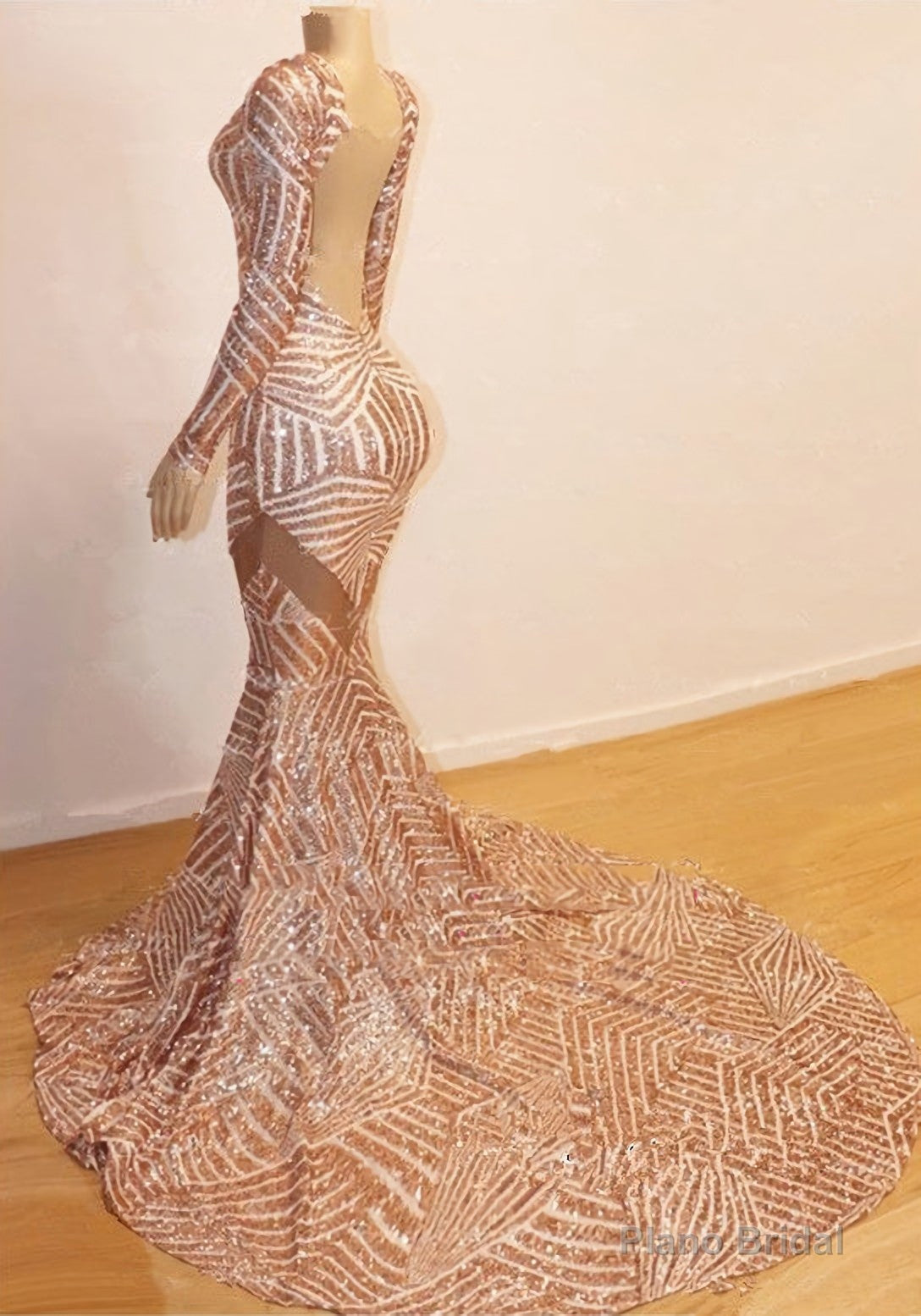 Charming Long Sleeves V Neck Backless Pink Lace 2025 Prom Dresses Main image