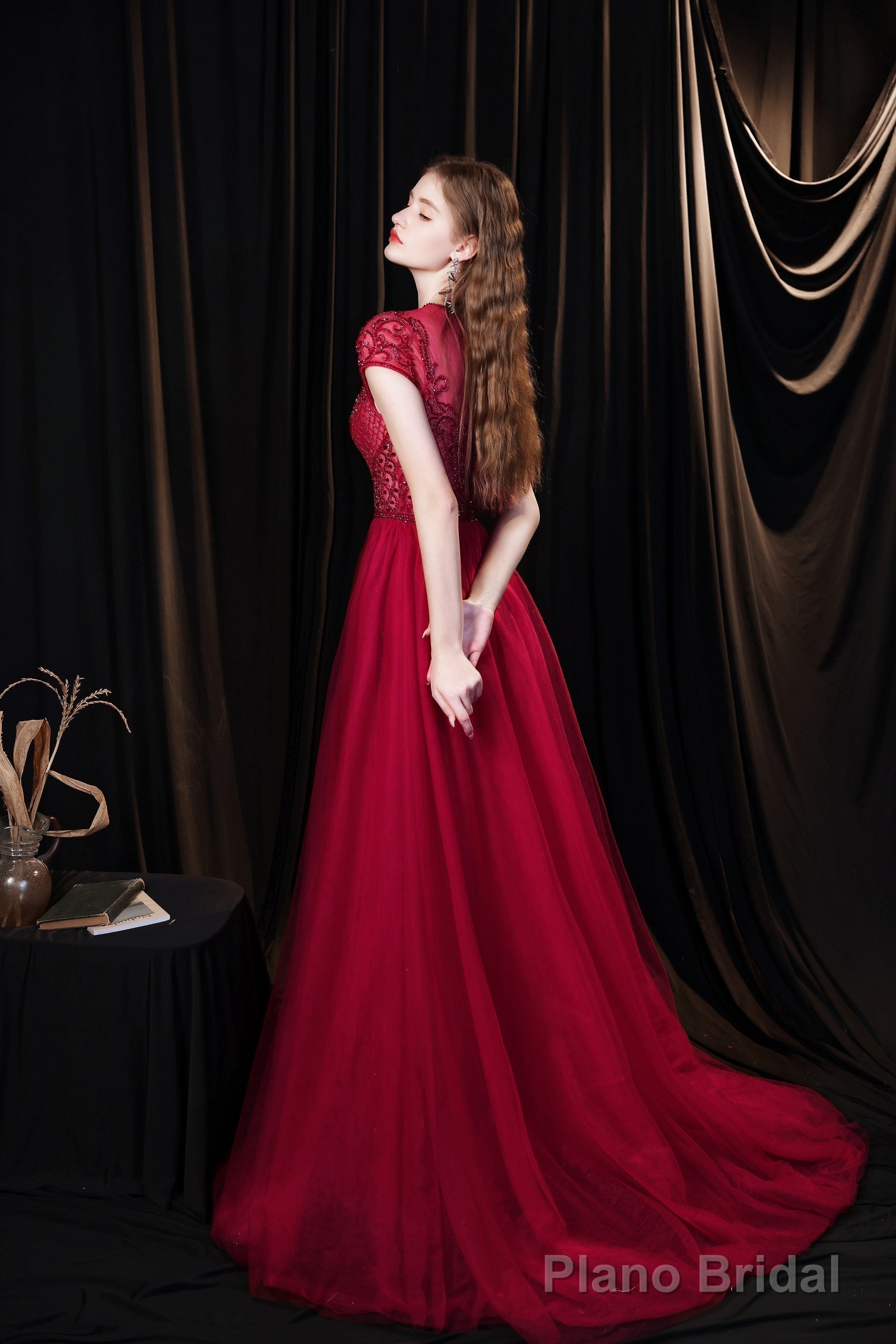 Cap Sleeves Prom Dress 2025 Beading Appliques Tulle Scoop Floor Length Burgundy Prom Dresses