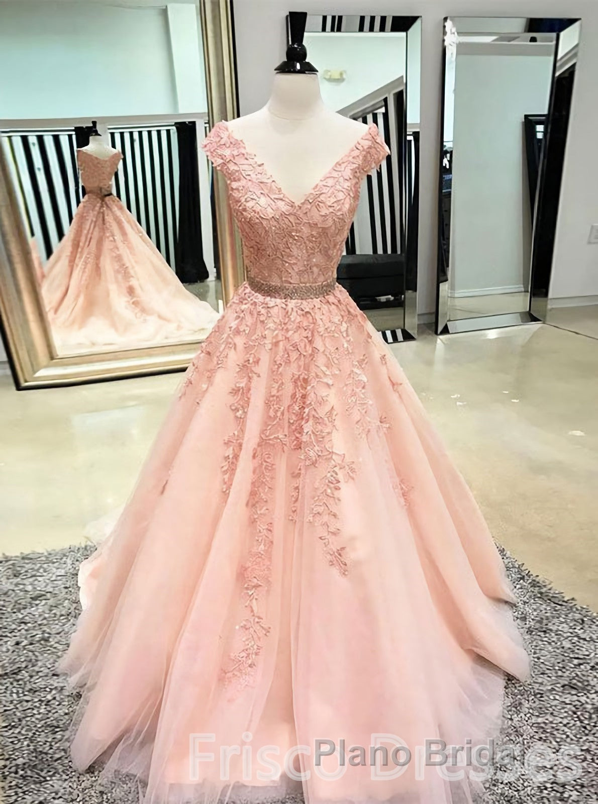 Pink Sleeveless V Neck Tulle Lace Applique Long Formal Prom Dresses Secondary image