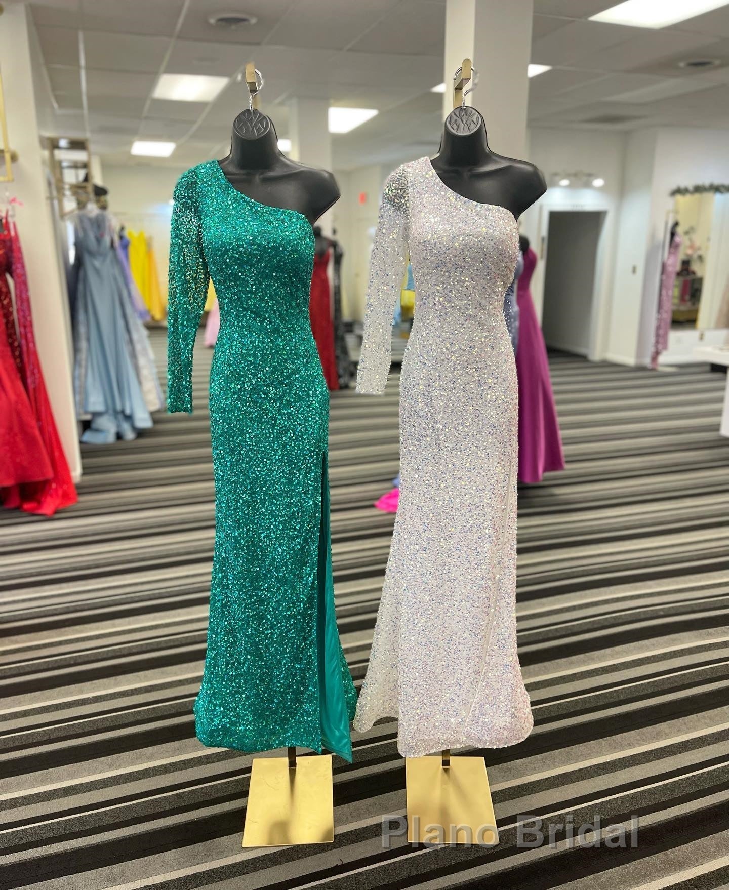 One Shoulder Long Sleeve Mermaid Sequin Long Dresses
