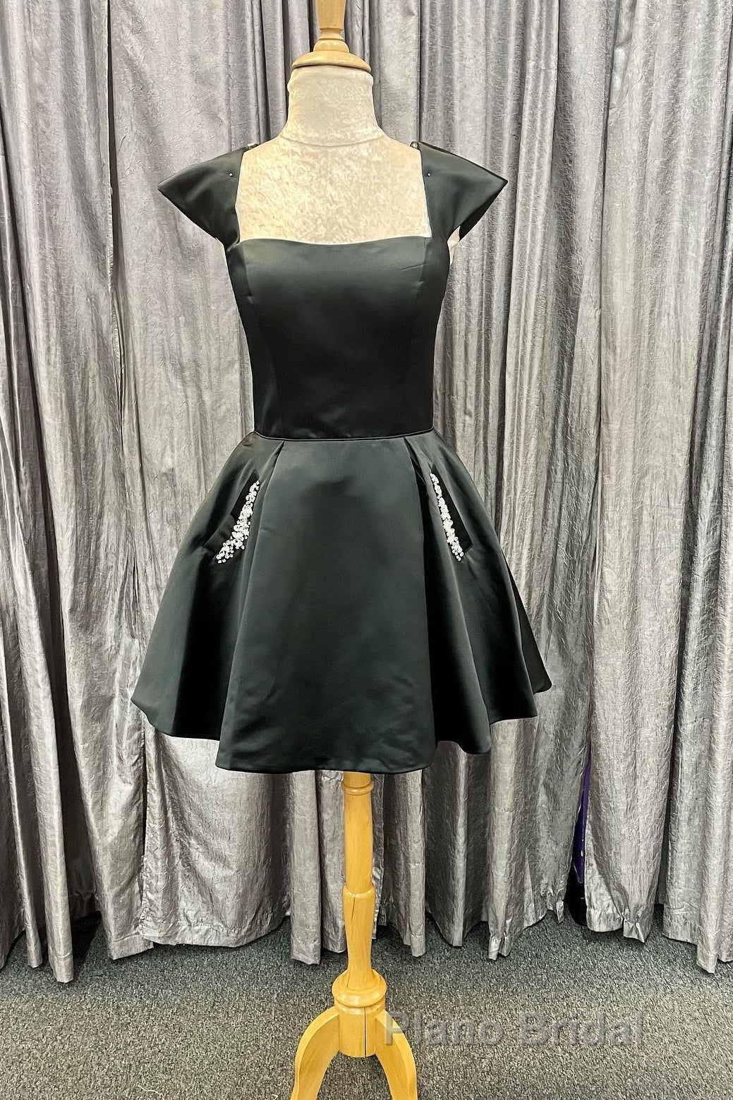 Cap Sleeves Short Yellow Homecoming Dresses with Lace Up Back