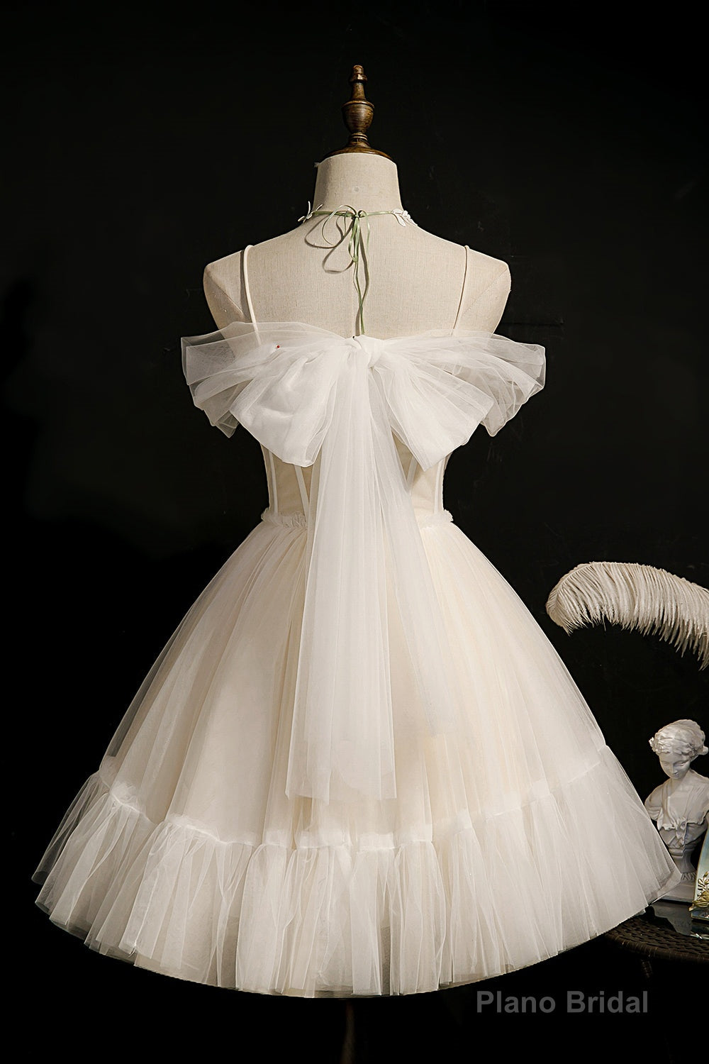 Champagne Spaghetti Strap Tulle Short Homecoming Dresses Secondary image