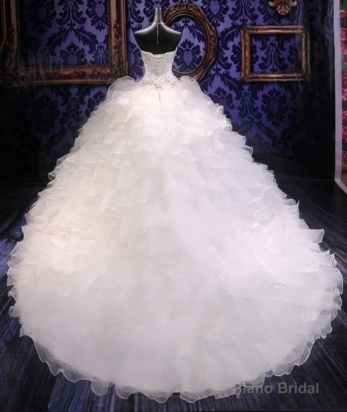 Sweetheart Beaded Multilayer Wedding Dresses Main image