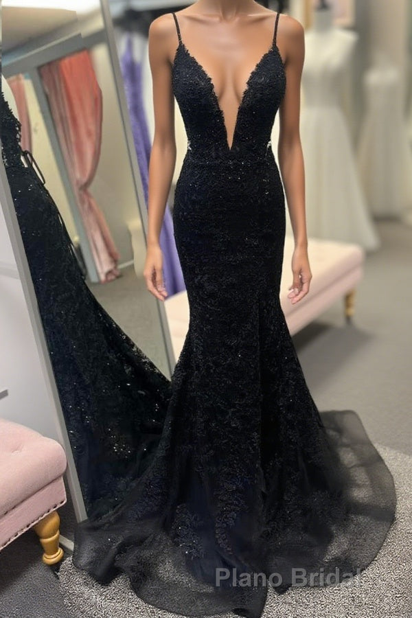 Lace-Up Black Plunging Neck Mermaid Formal Prom Dresses with Appliques
