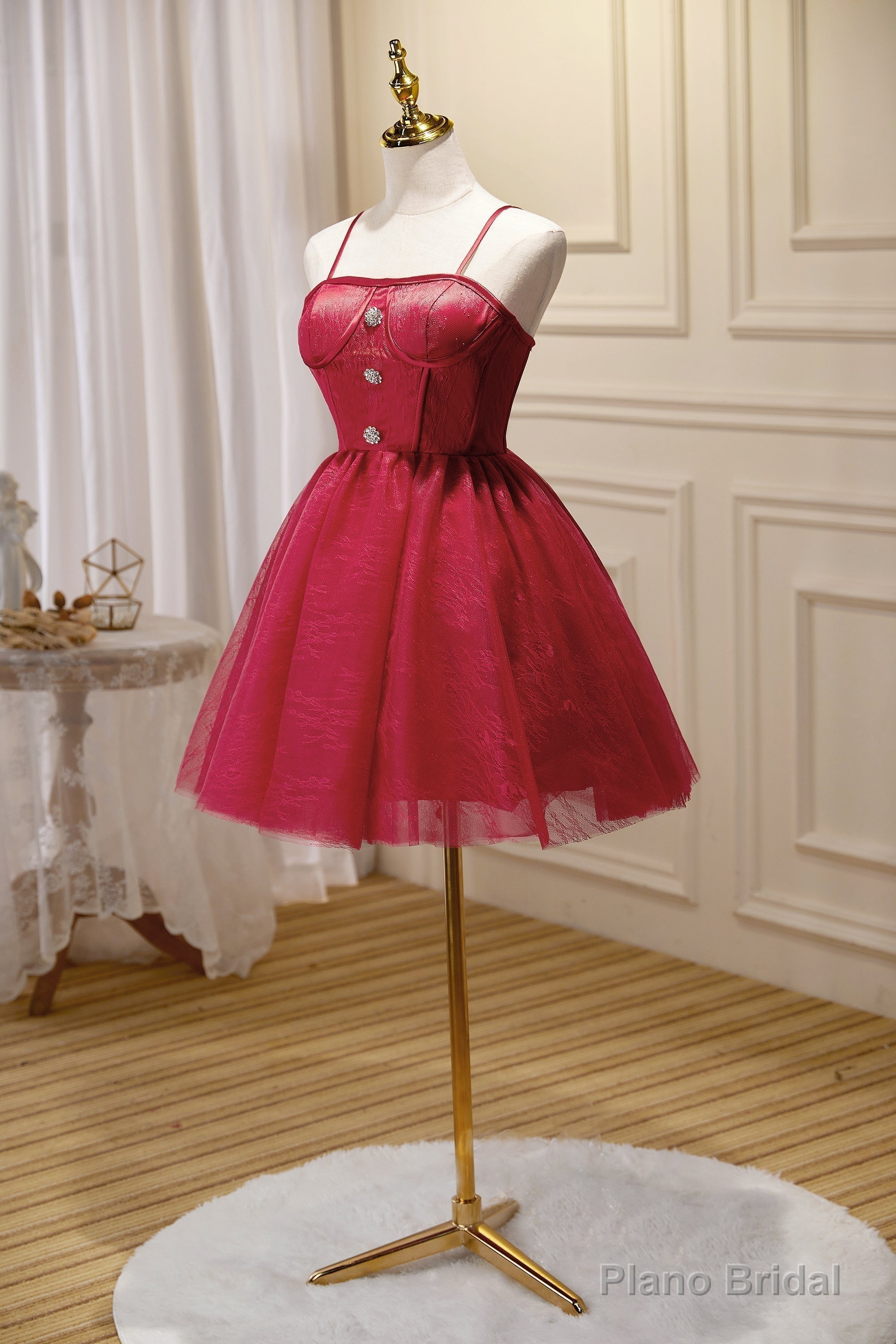 Chic Burgundy Spaghetti Straps Lace Tulle Short Homecoming Dresses