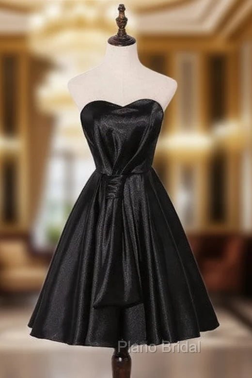 A-Line Black Satin Sweetherat Pleats Homecoming Dresses Main image