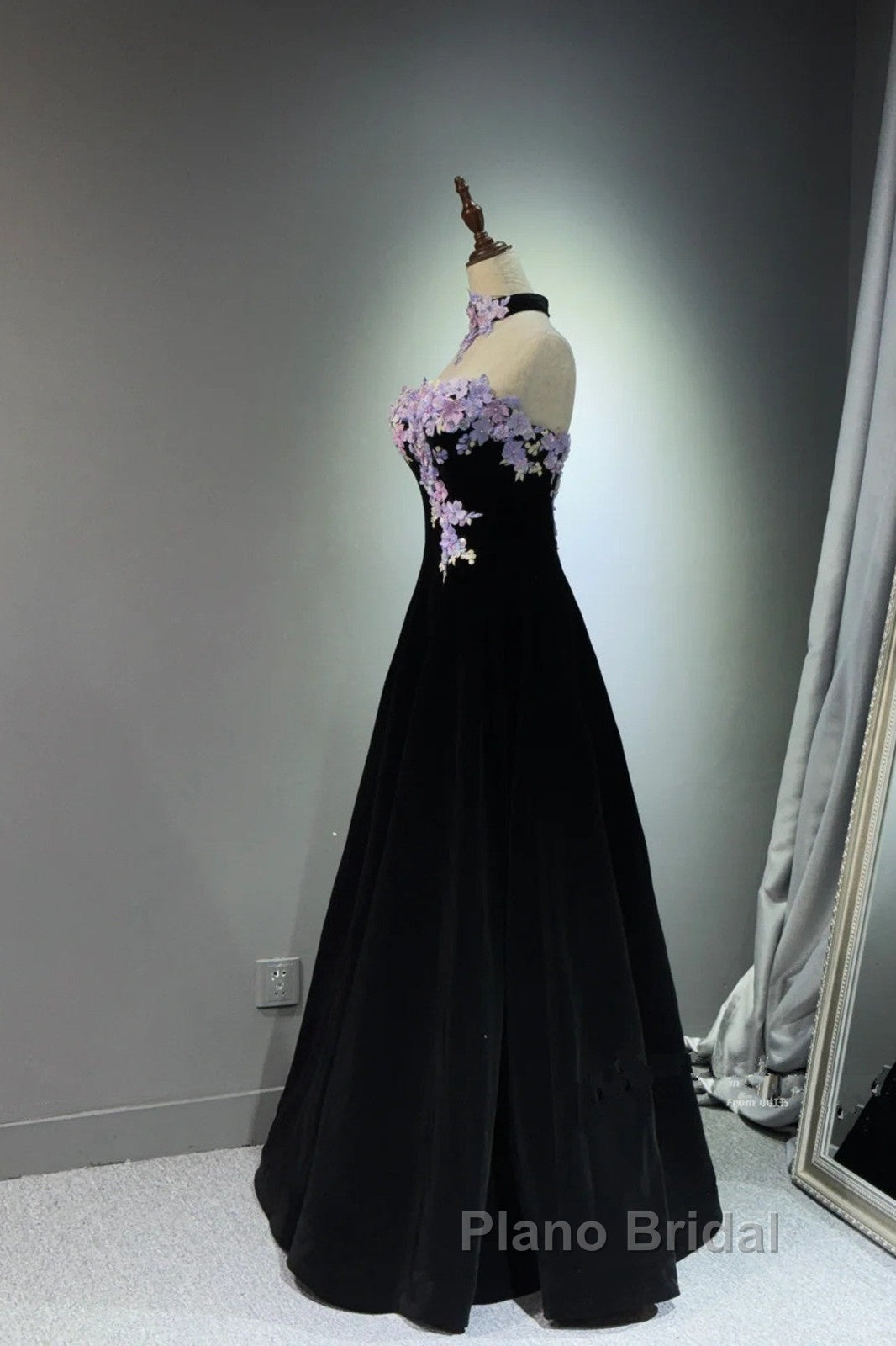 A-Line Black Velvet Long Party Dresses With Lace Applique, Black Velvet Formal Prom Dresses Secondary image