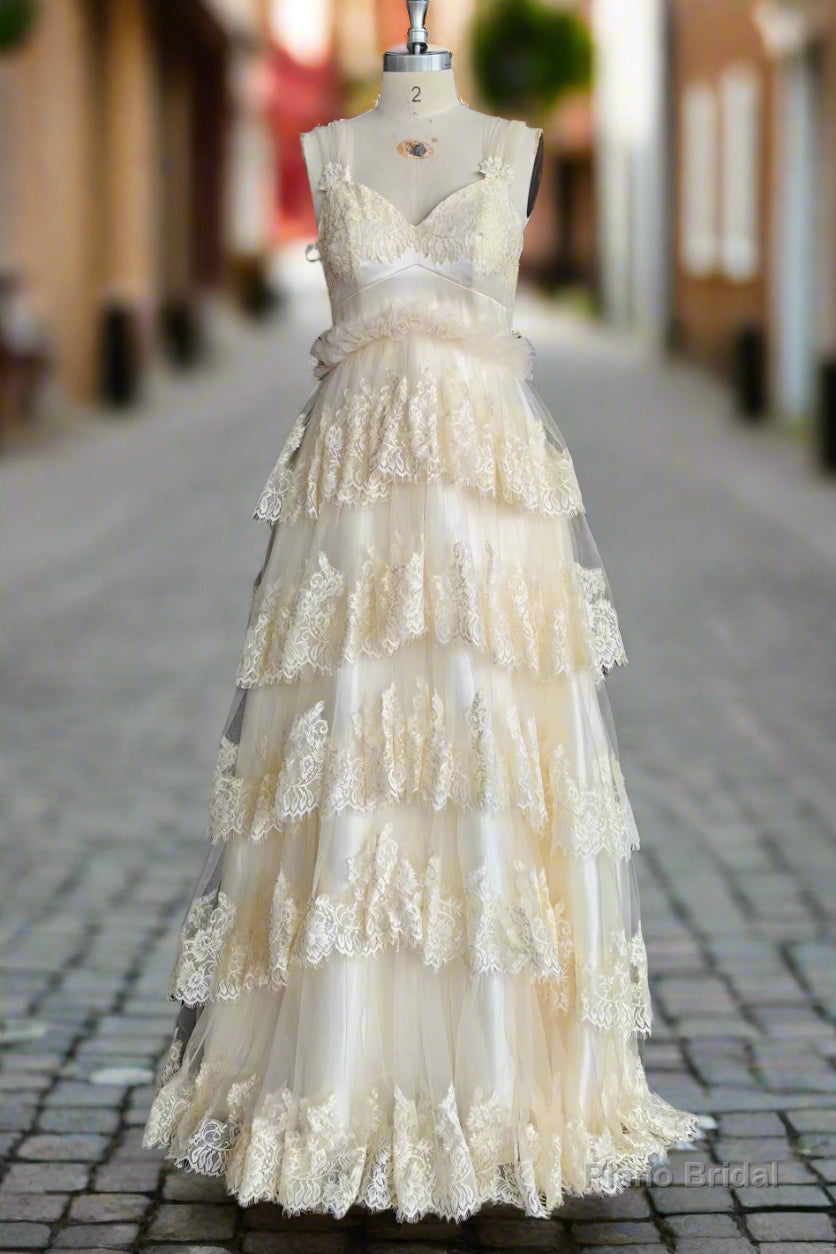 A Line Lace Tulle Prom Dresses Womens V-Neck Elegant Lace Wedding Dress With Tulle Tiered Skirt Main image