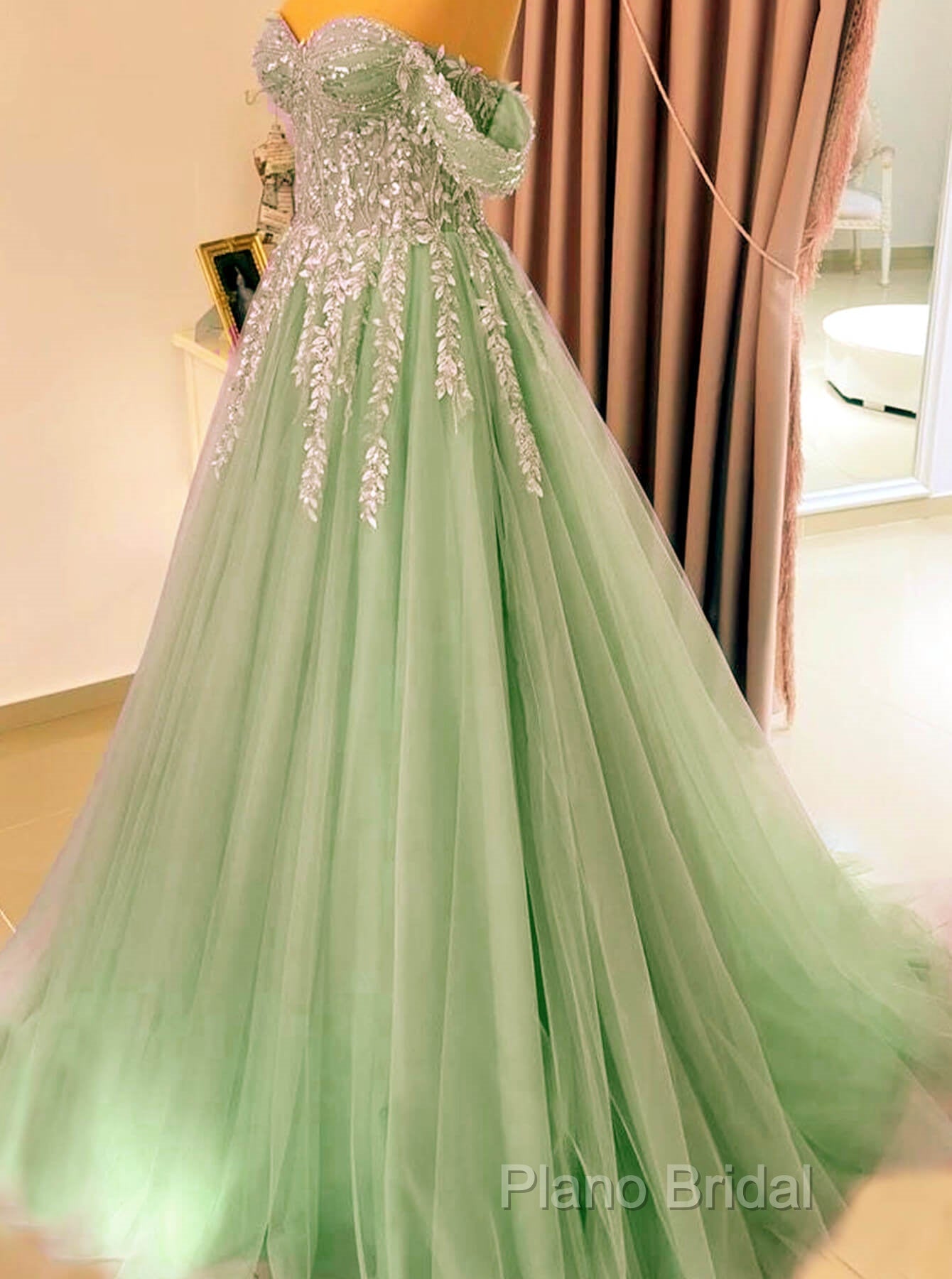 A-Line Off Shoulder Lace Appliques Dresses