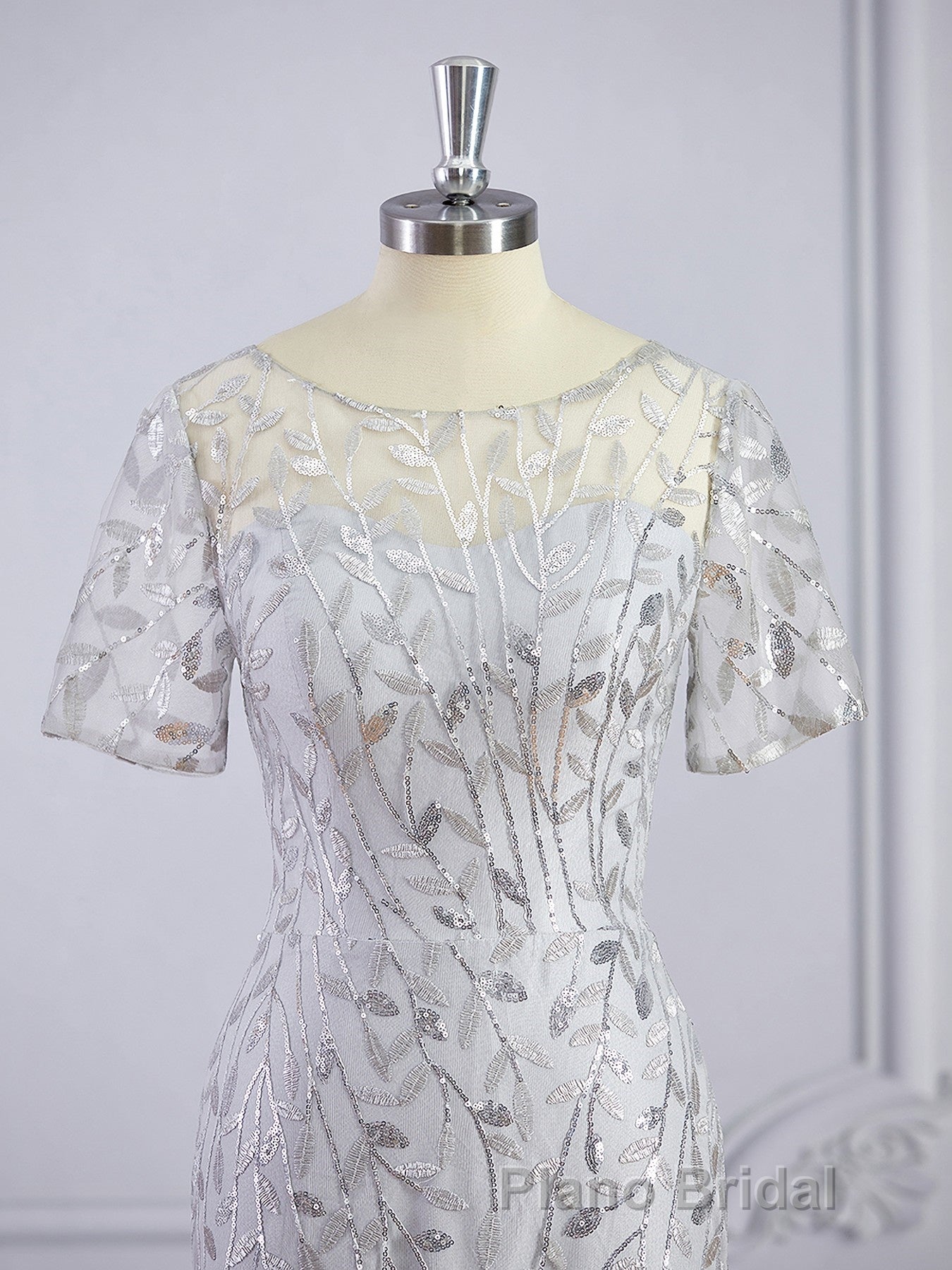 A-Line/Princess Bateau Floor-Length Tulle Mother of the Bride Dresses With Ruffles Secondary image