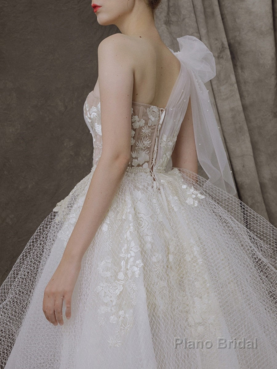 A-Line/Princess One-Shoulder Asymmetrical Tulle Wedding Dresses With Appliques Lace Secondary image