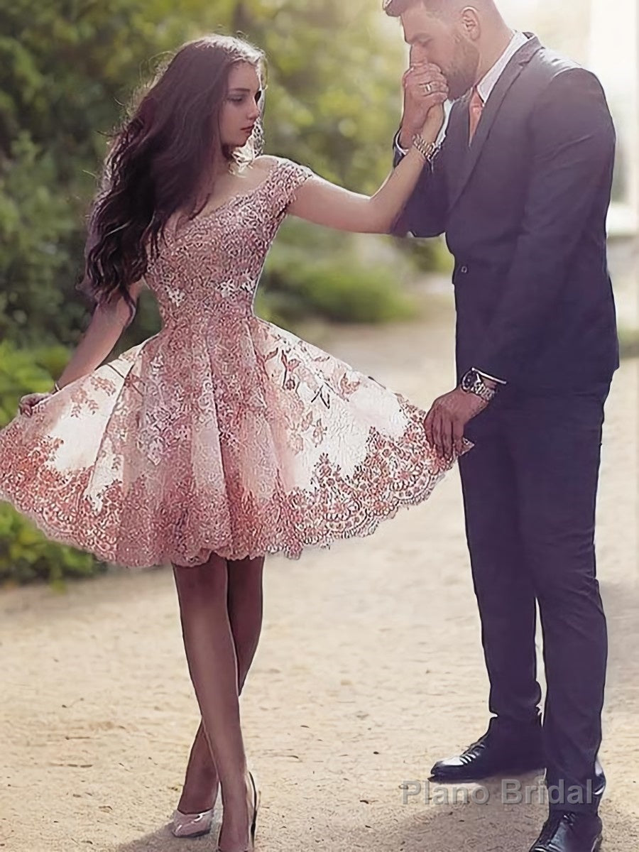 A-Line/Princess Scoop Short/Mini Tulle Homecoming Dresses With Appliques Lace Main image