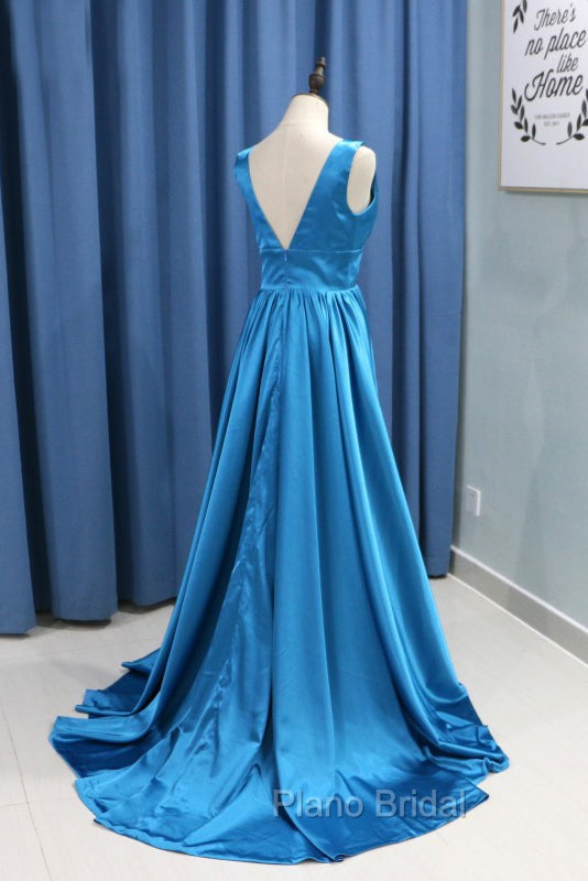 A-Line/Princess Sweep Train Sleeveless Satin V-Neck Bridesmaid Dresses Secondary image