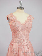 A-Line/Princess V-neck Floor-Length Tulle Mother of the Bride Dresses With Appliques Lace