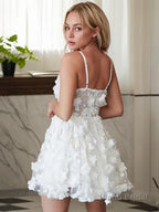A-Line/Princess V-neck Short/Mini Lace Homecoming Dresses With Appliques Lace