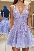 A-Line/Princess V-neck Short/Mini Tulle Homecoming Dresses