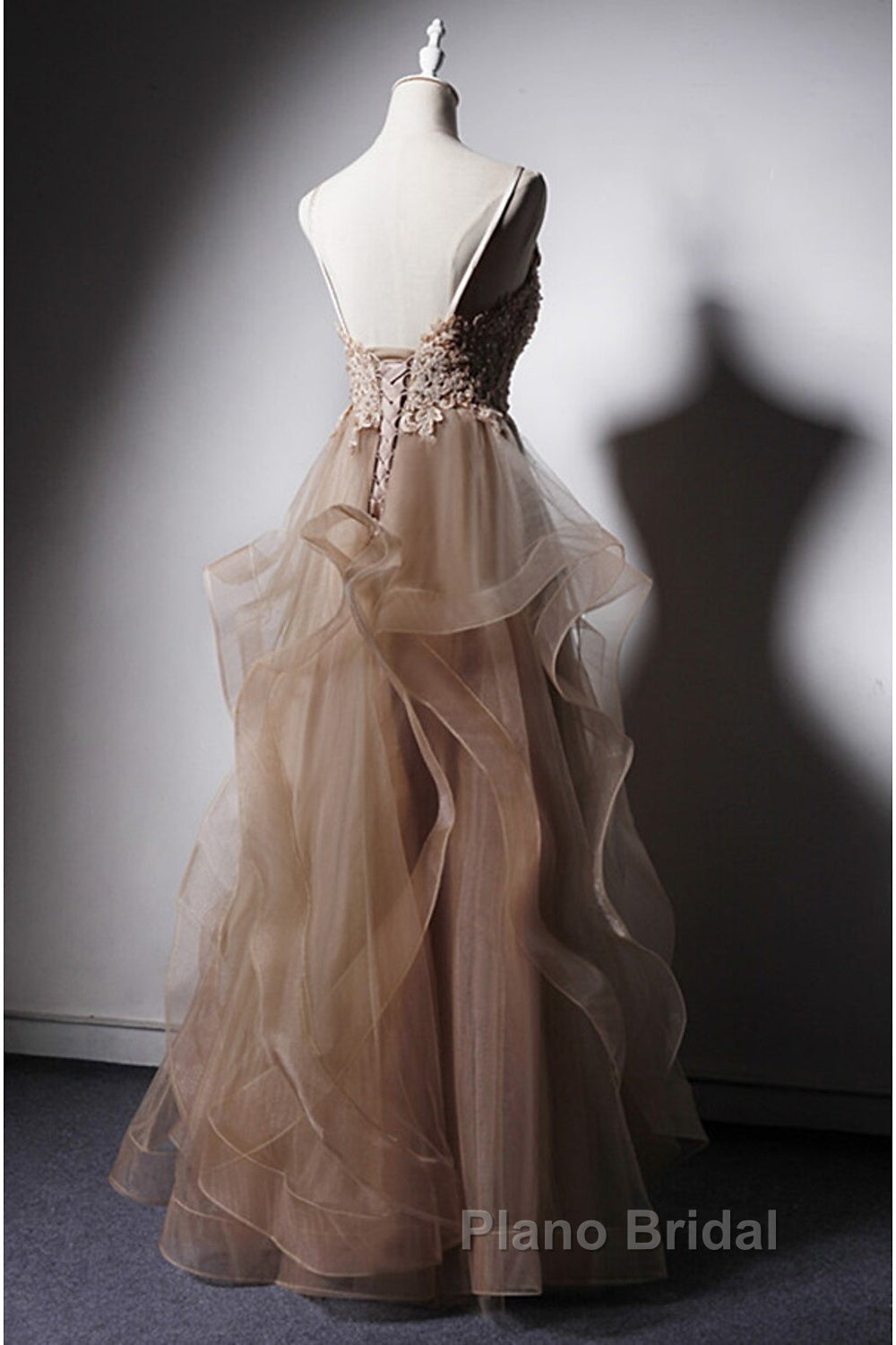 A-Line Formal Prom Dresses Open Back Dresses Formal Wedding Party Floor Length Sleeveless Spaghetti Strap Lace With Ruffles Appliques