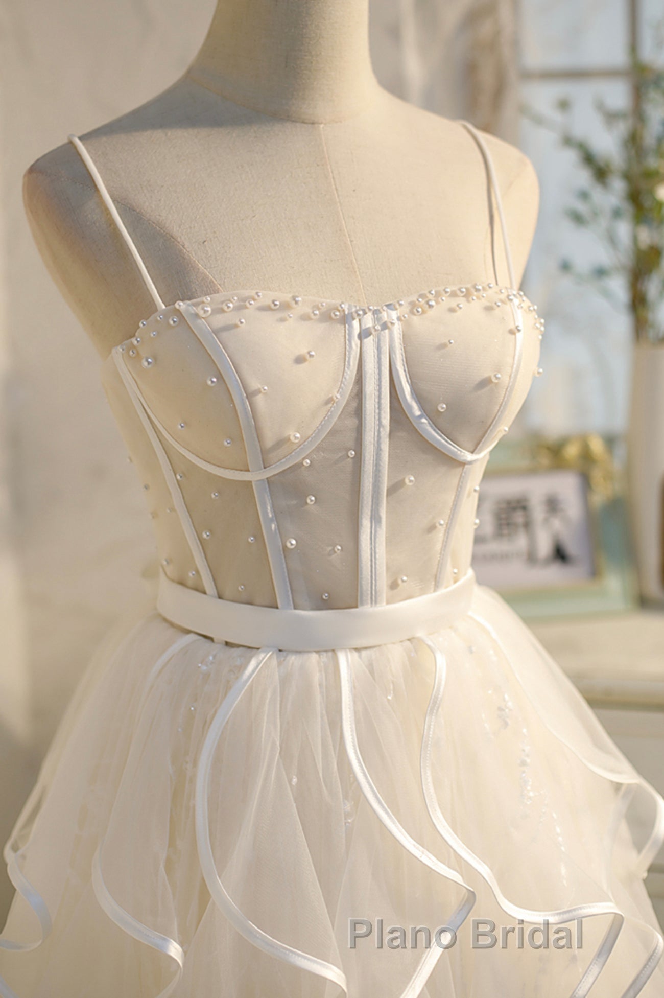 A-Line Spaghetti Strap Tulle Short Homecoming Dresses Secondary image