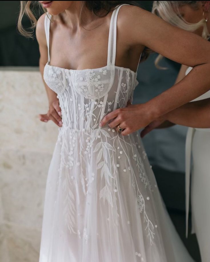 A Line Straps Tulle Long Wedding Dresses Princess Bridal Gown Secondary image