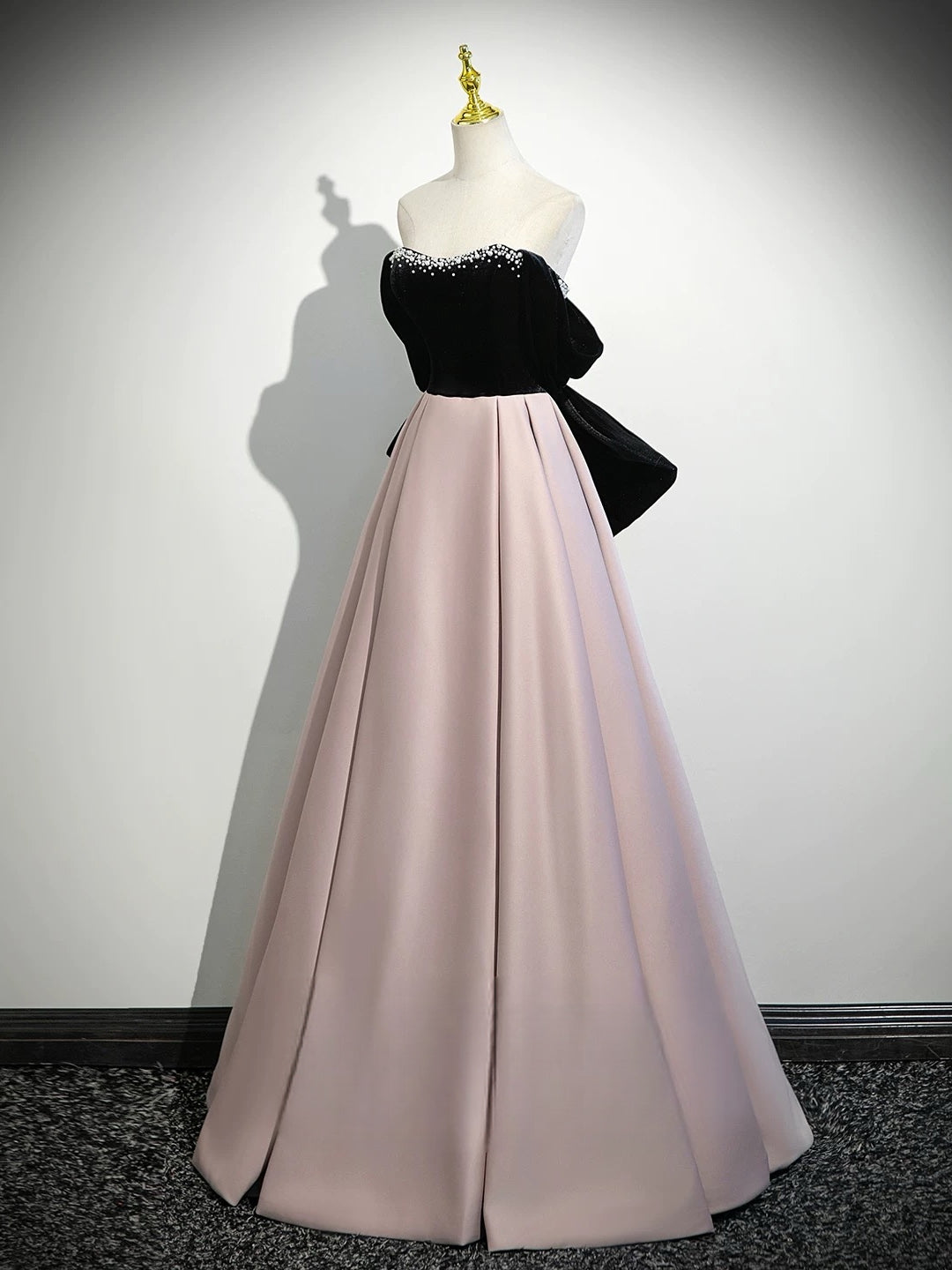 A-Line  Sweetheart Neck Off Shoulder Floor Length Pink Formal Prom Dresses With Beads