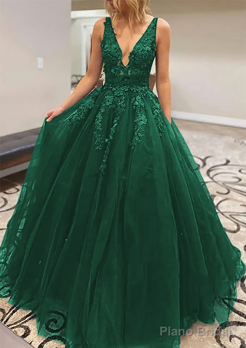A-line V Neck Long/Floor-Length Lace Tulle Prom Dresses With Appliqued