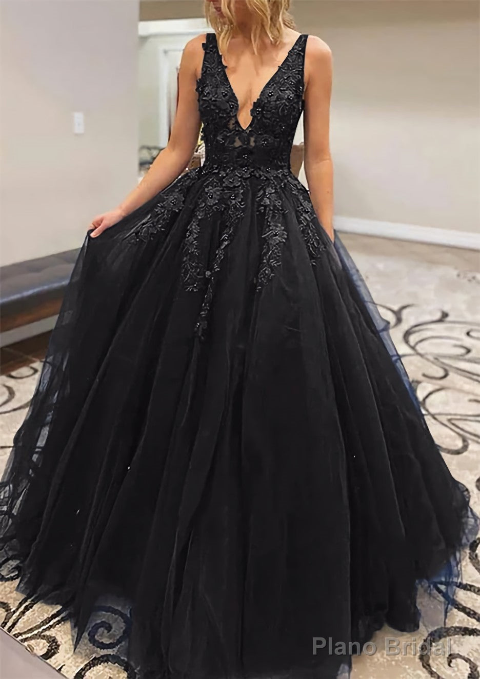 A-line V Neck Long/Floor-Length Lace Tulle Prom Dresses With Appliqued