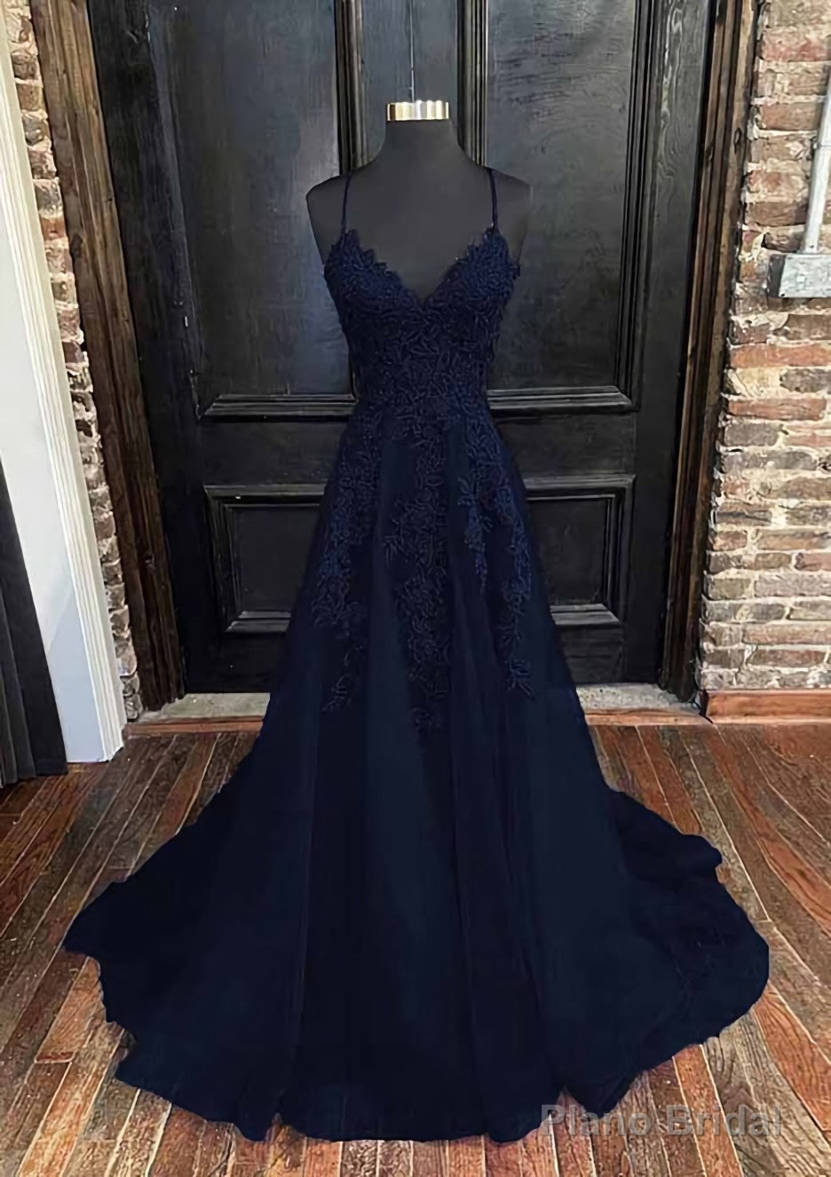 A-line V Neck Spaghetti Straps Sweep Train Tulle Prom Dresses With Appliqued Secondary image