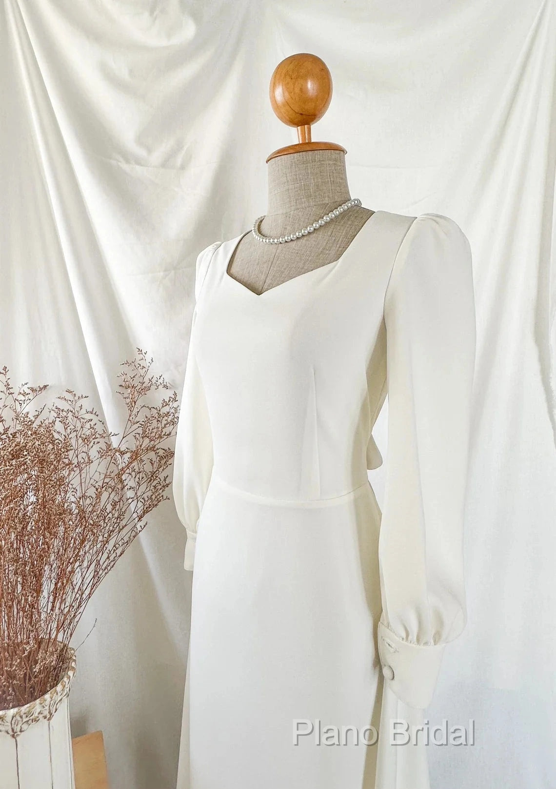 A-Line Vintage White Wedding Dresses Elegance Gown Minimal Long Sleeve Style Bride Dresses