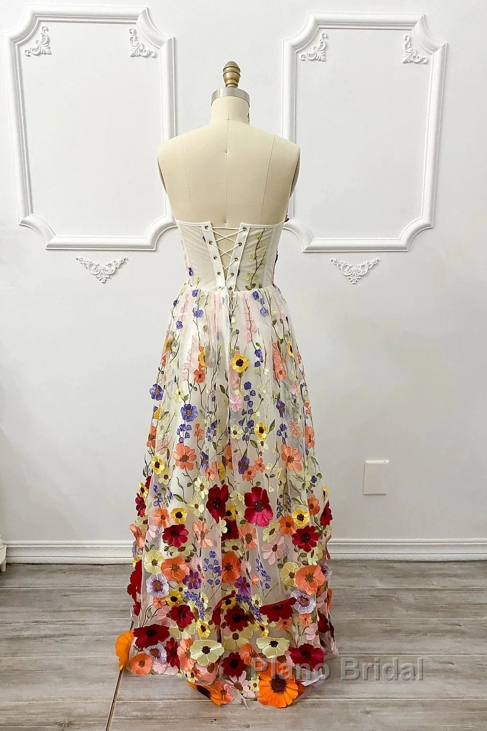 A-Line Wedding Guest Dresses Floral Dresses Wedding Guest Floor Length Sleeveless Illusion Neck Wednesday Addams Family Cotton Backless With Embroidery Appliques Secondary image