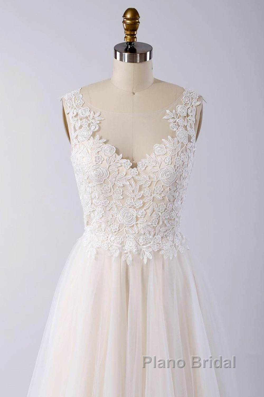 Awesome Long A-line Appliques Lace Tulle Open Back Wedding Dress Secondary image