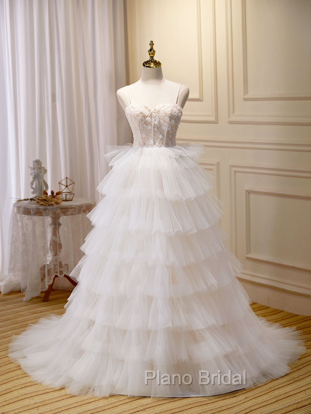 Ball-Gown/Princess Tulle White Long Formal Prom Dresses With Beading Flower Cascading Ruffles
