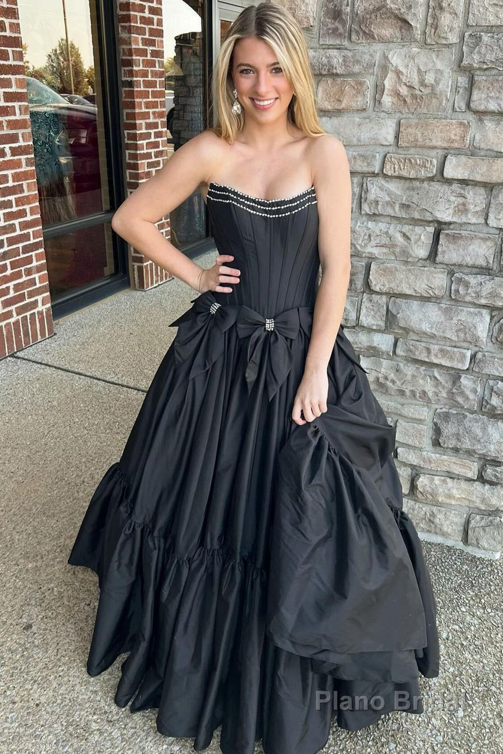 Ball Gown Scoop Neck Satin Long Prom Dresses with Beading Secondary image