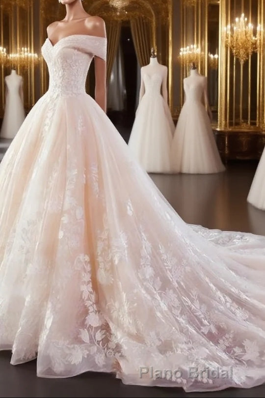 Ball Gown Sweetheart Court Train Lace Wedding Dresses With Appliques Lace Main image