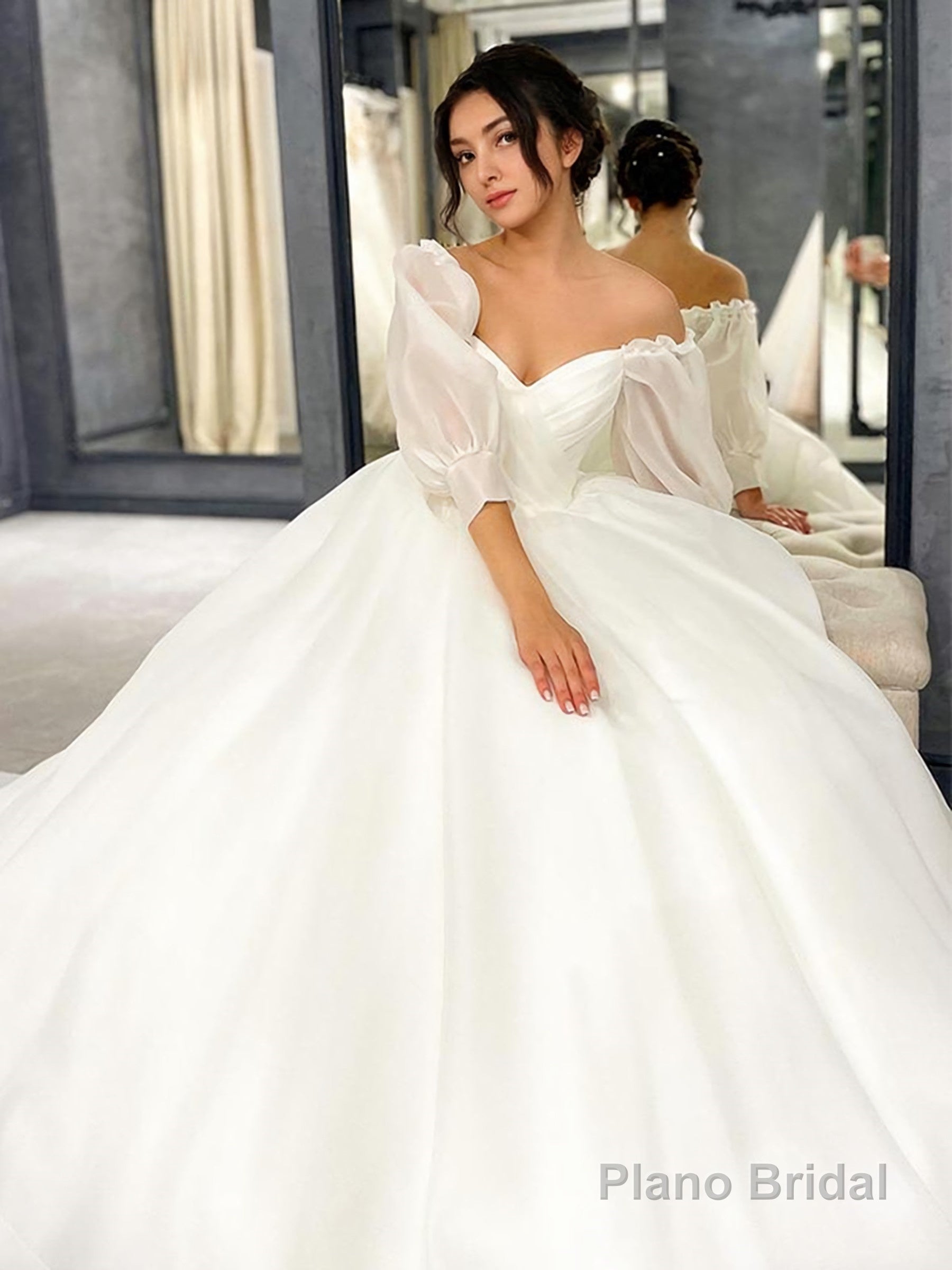 Ball Gown Sweetheart Sweep Train Satin Wedding Dresses Secondary image