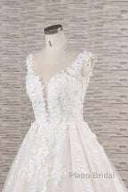Beautiful Long A-line Tulle Lace Appliques Backless Wedding Dress