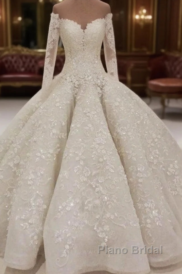 Beautiful Long Sleevess V neck Appliques Ball Gown Wedding Dress