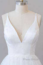 Beautiful V-neck Tulle A-line Wedding Dress