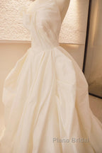 Beige Wedding Dresses Strapless Sleeveless A-Line Full Bridal Dresses Sophisticated Wedding Gown With Train