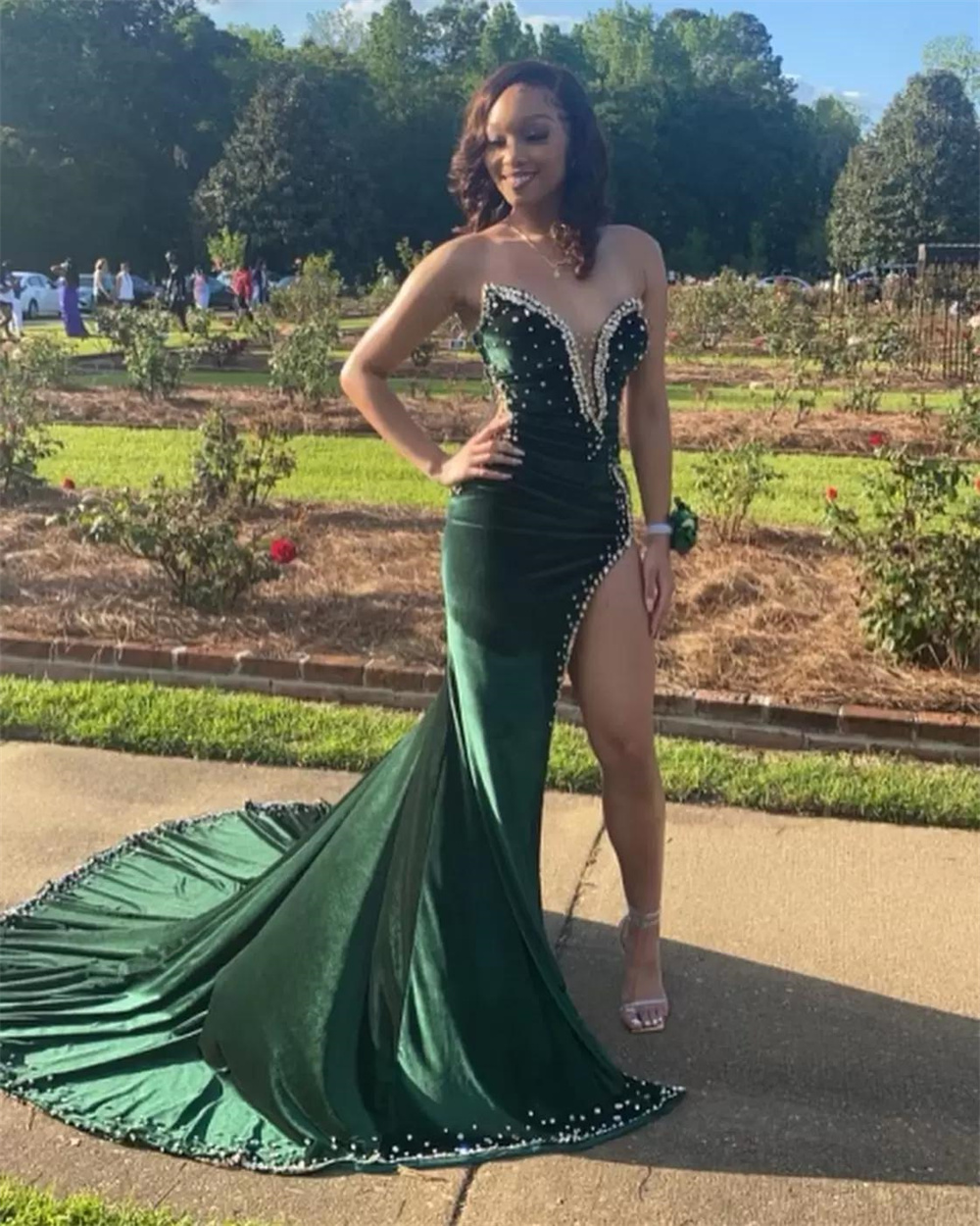 Black Girl Formal Prom Dresses Long Mermaid Green Formal Prom Gown With Train Secondary image