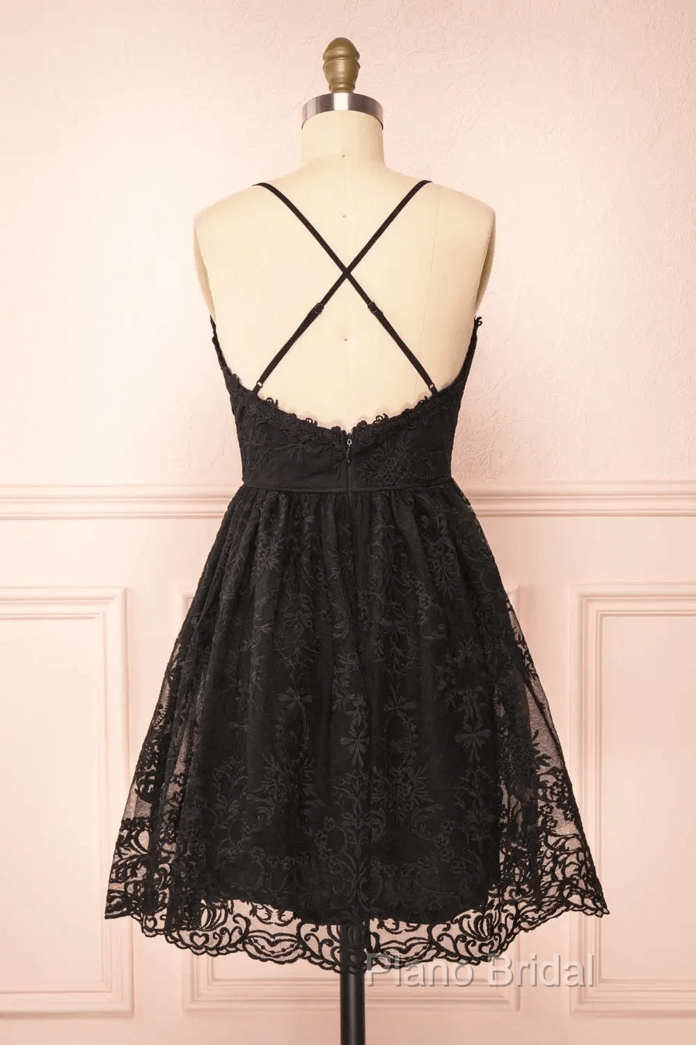 Black Lace Straps A-Line Short Party Dresses Lace Homecoming Dresses