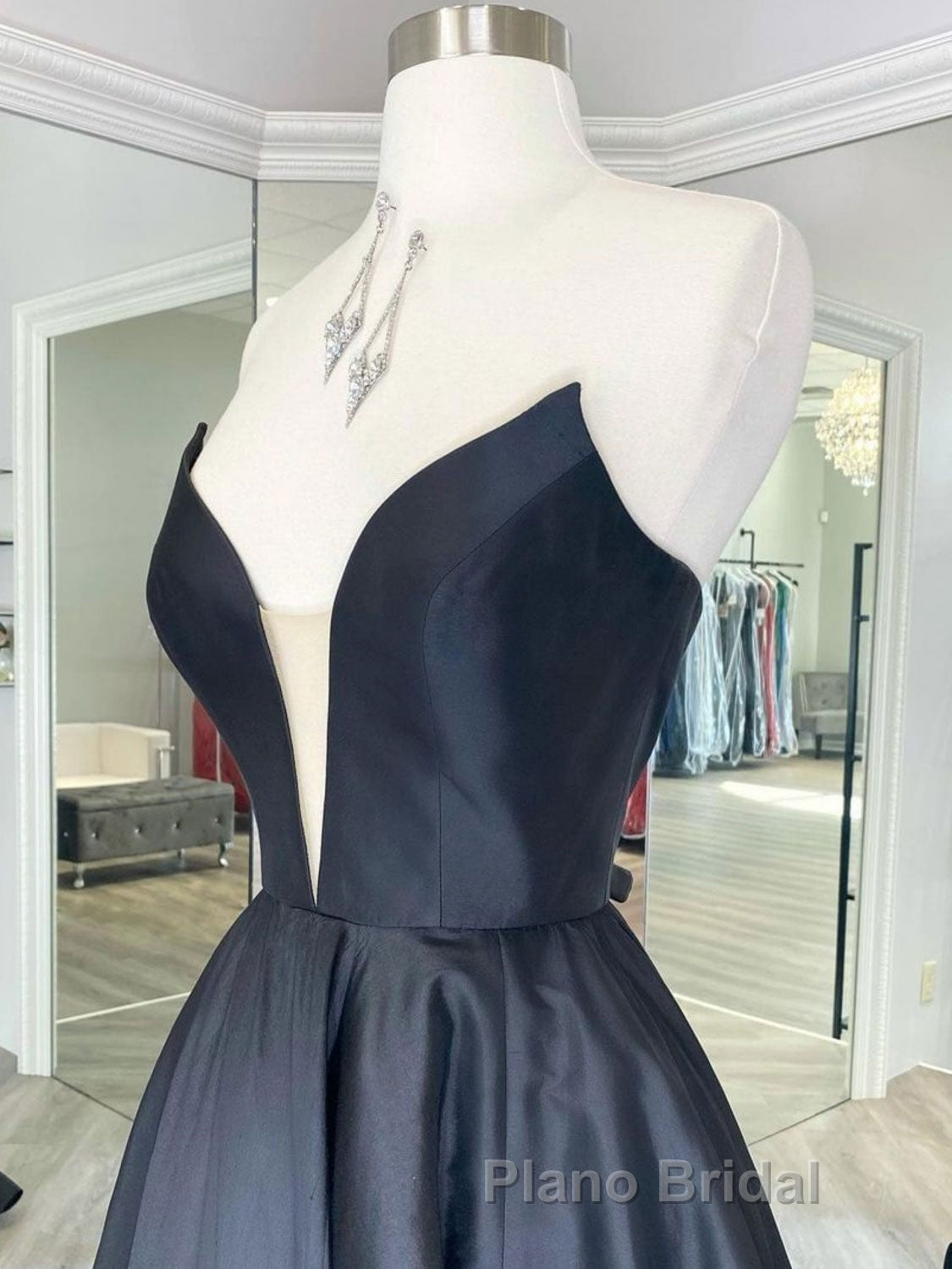 Black v neck satin long Formal Prom dress, black evening dress Secondary image