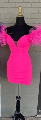 Bodycon Deep V Neck Purple Short Homecoming Dresses with Feather