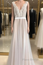 Boho Lace Appliques Tulle Long Wedding Dresses Beach