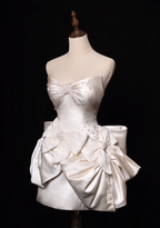 Bow Ivory A Line Sweetheart Neck Lace Satin Mini Homecoming Dresses Cocktail Dresses