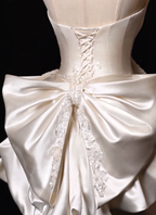Bow Ivory A Line Sweetheart Neck Lace Satin Mini Homecoming Dresses Cocktail Dresses