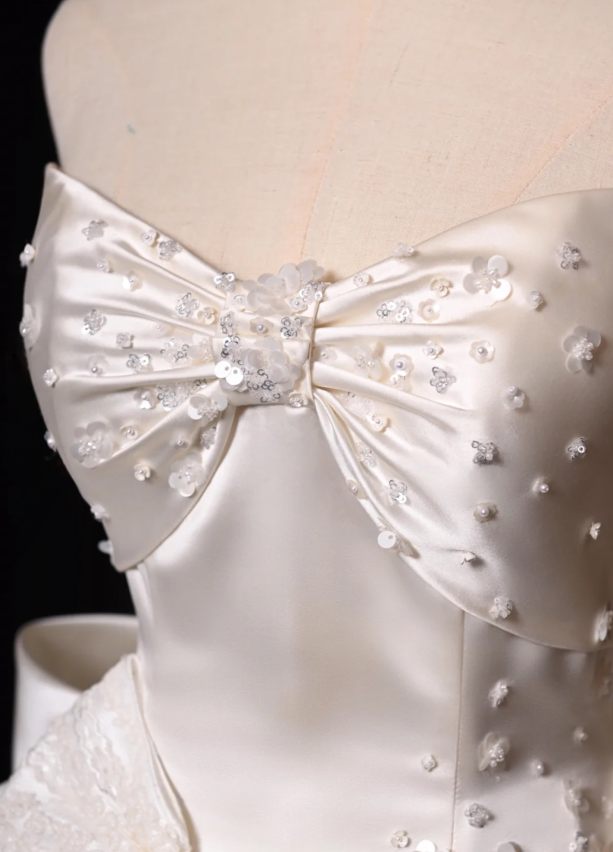 Bow Ivory A Line Sweetheart Neck Lace Satin Mini Homecoming Dresses Cocktail Dresses