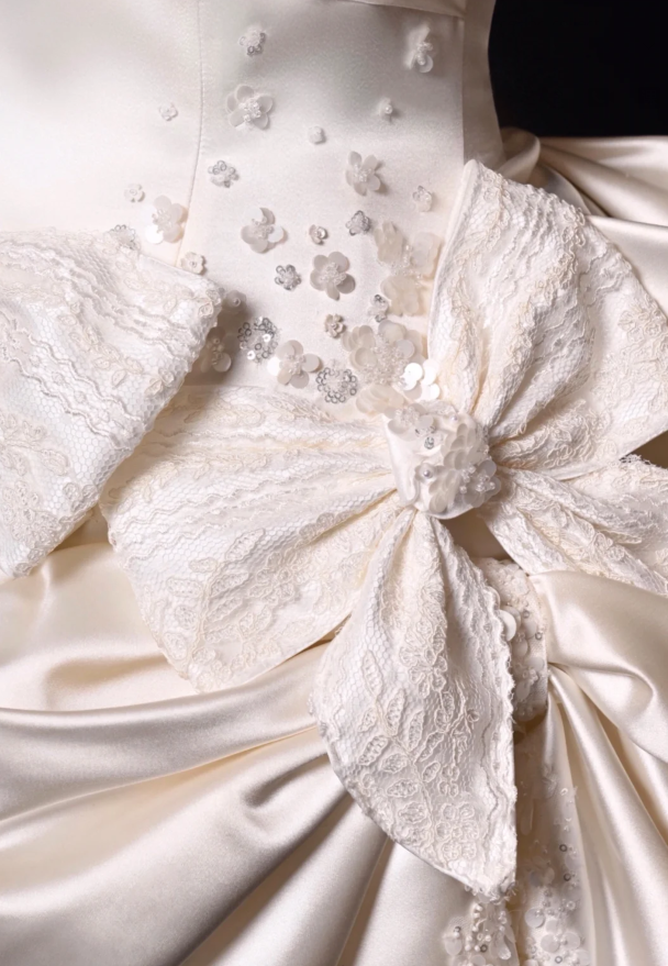 Bow Ivory A Line Sweetheart Neck Lace Satin Mini Homecoming Dresses Cocktail Dresses