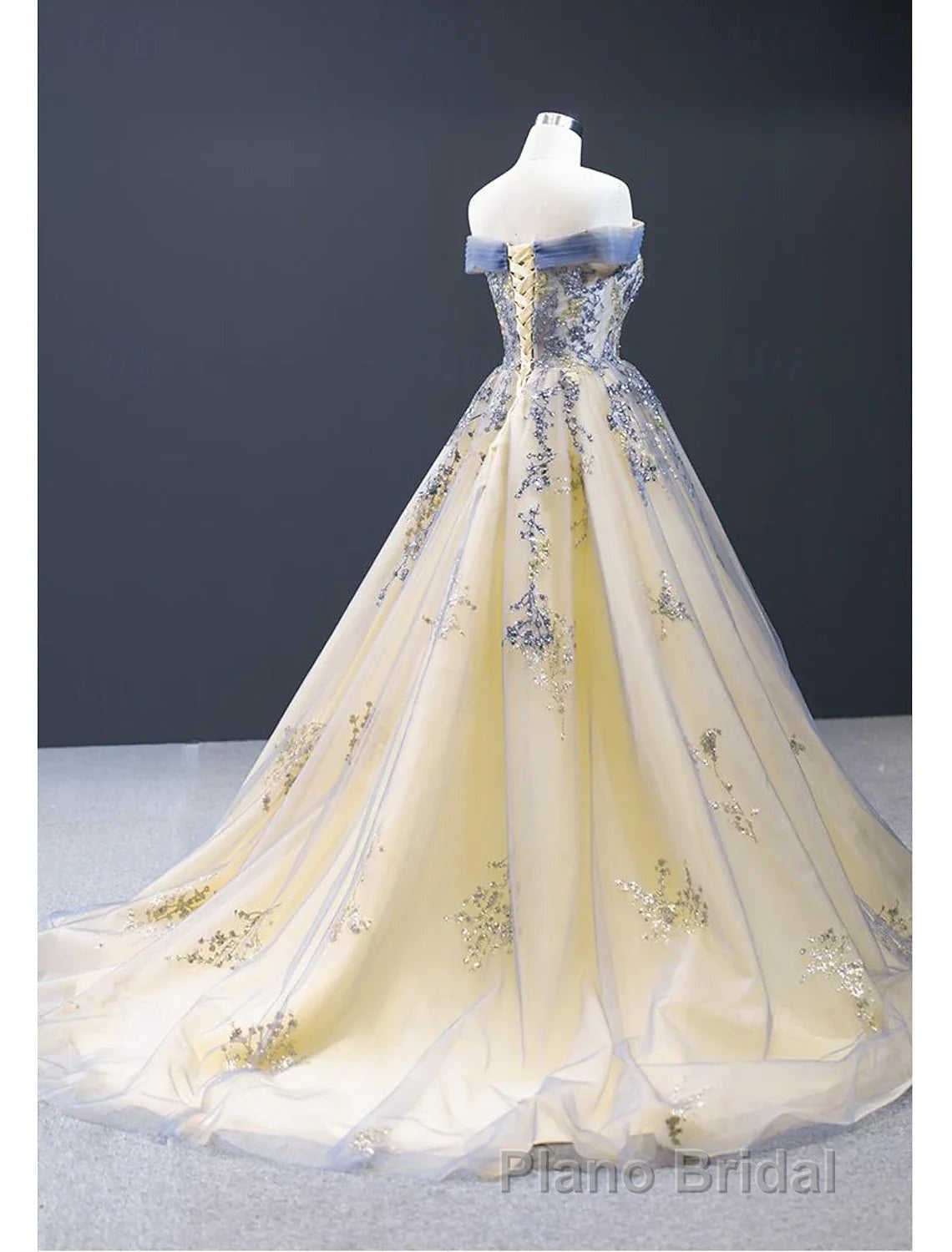 Buyishang A-Line Wedding Guest Dresses Vintage Dresses Wedding Sweep / Brush Train Sleeveless V Neck Satin with Pleats